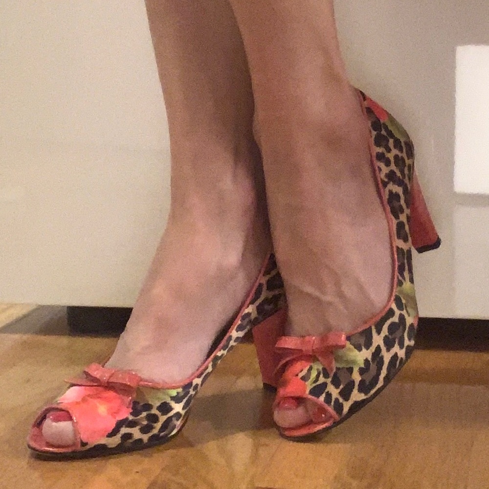 Nacho Rivera Silk leopard/flower/pink heels